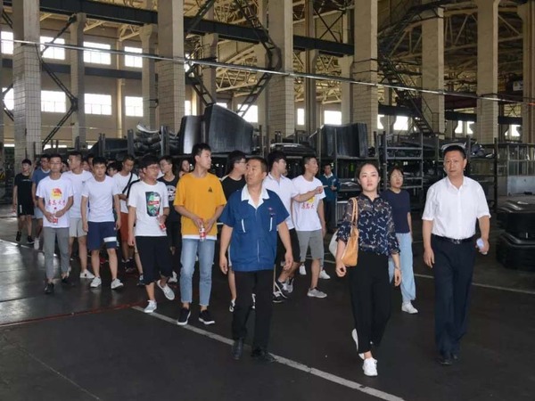 高校大学生来俄罗斯专享会294集团科普基地实际进建